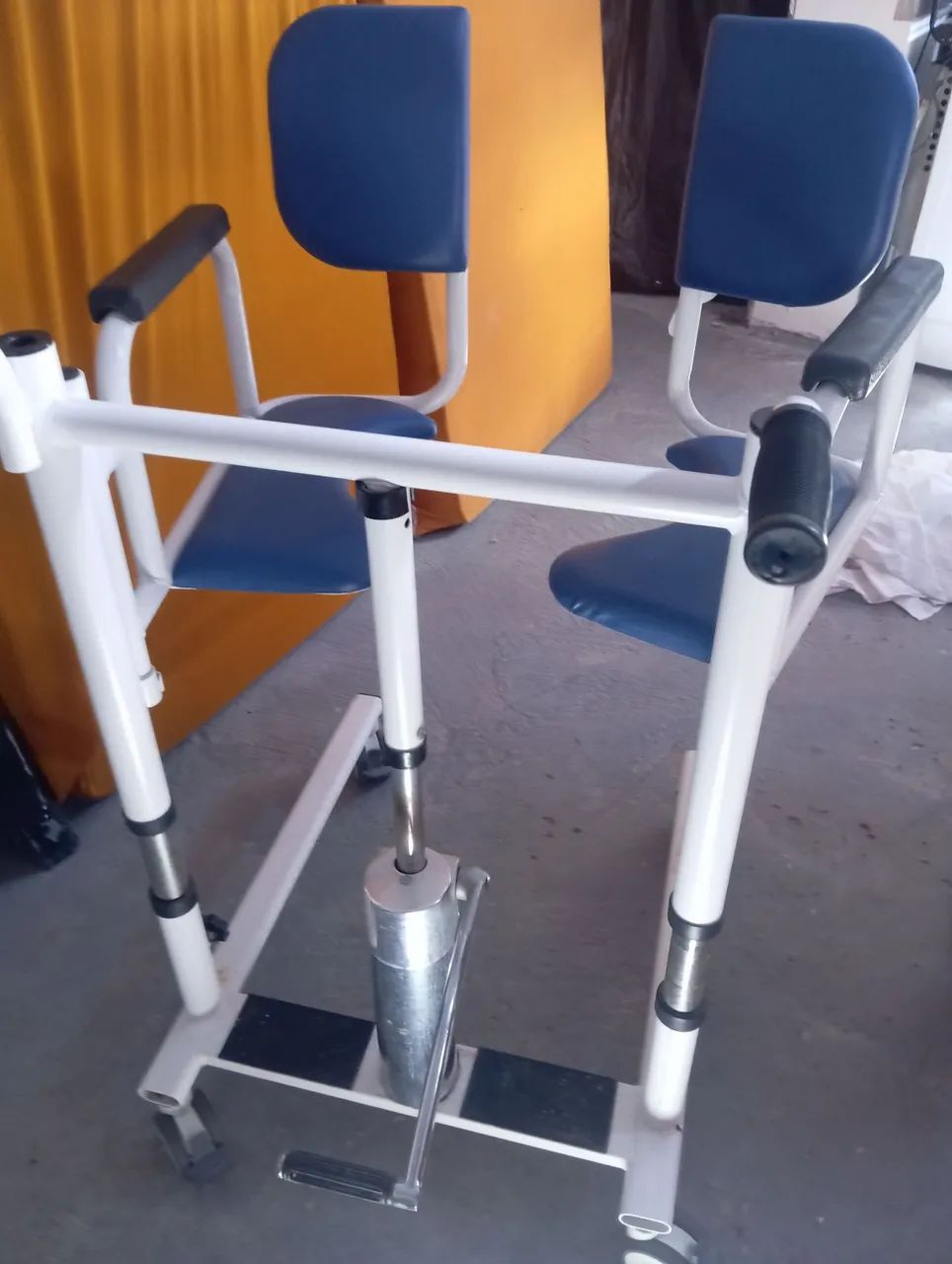Cadeira de transferência 2 em 1.
