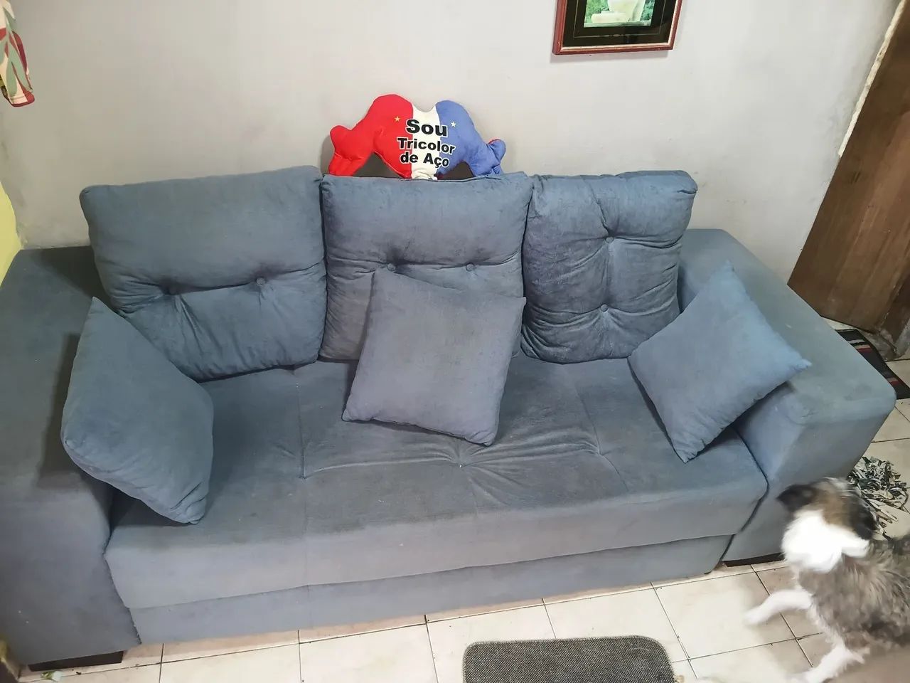 Verdo sofá 3 lugares e uma poltrona em ótimo estado. 463757525385881602