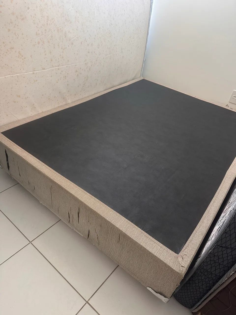 Doação de Box Cama Casal