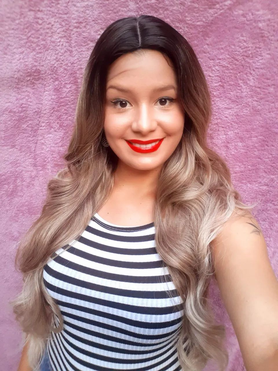 Peruca front lace cabelo humanizado loiro raiz esfumada 70cm  - Foto 4