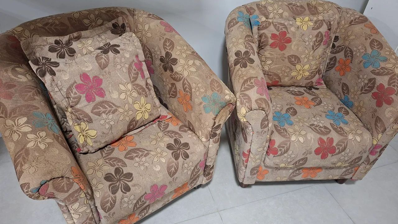 Poltrona Luxo - valor para as duas poltronas. - Foto 2