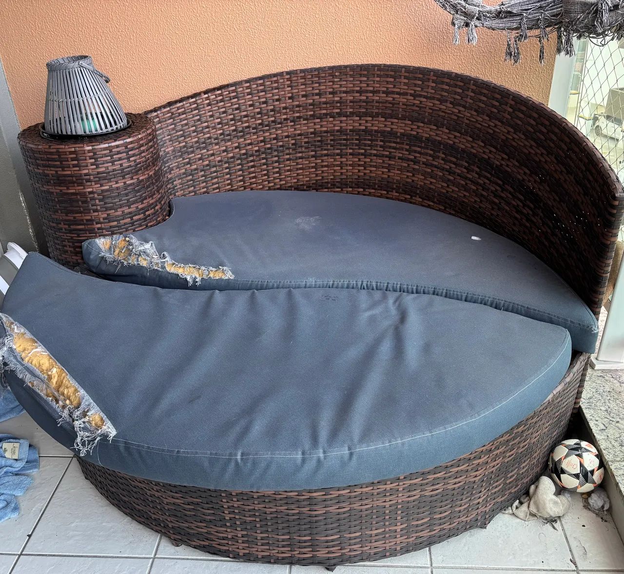 Sofá externo com chaise e champanheira