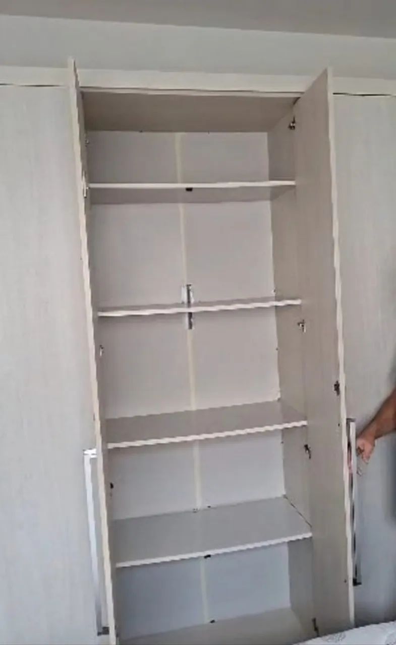 Guarda  RouPa 6 Portas - Foto 3