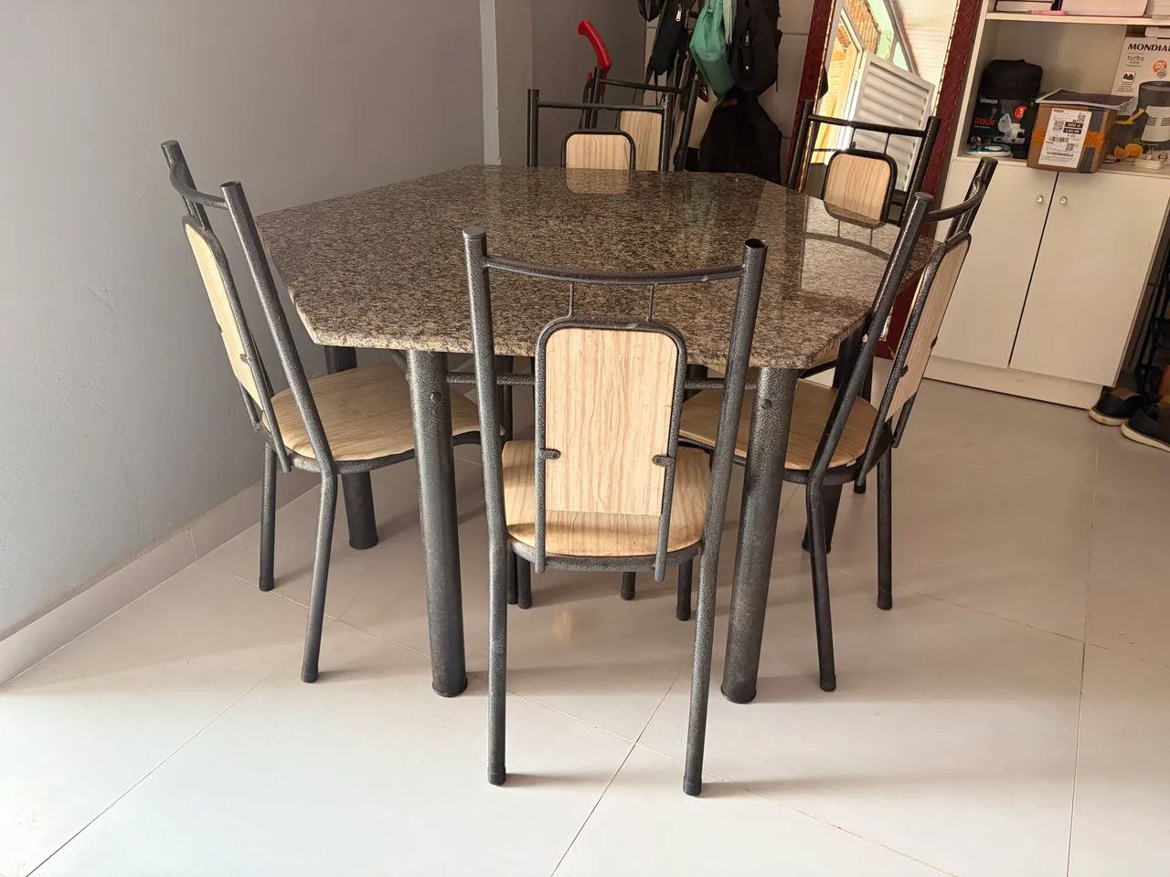 Mesa com 6 cadeiras  - Foto 3