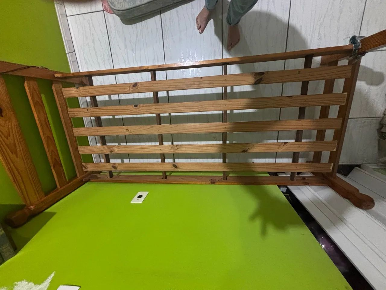 Vendo cama de solteiro  - Foto 3