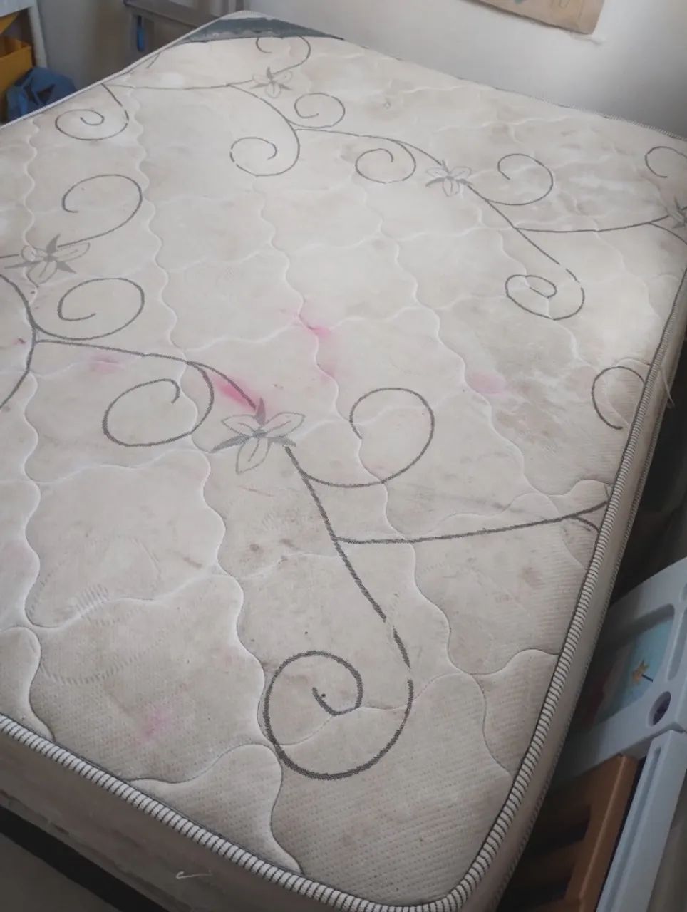 Cama king Ortobom, com base e pés  - Foto 4