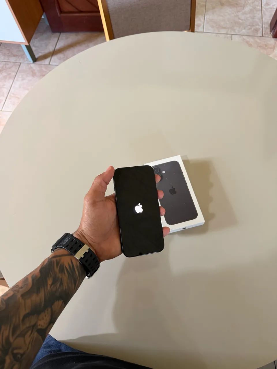 VENDO IPHONE 16  - Foto 2