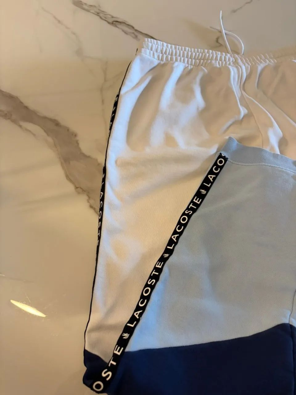 VENDO CALÇA LACOSTE ORIGINAL TAMANHO P - Foto 2
