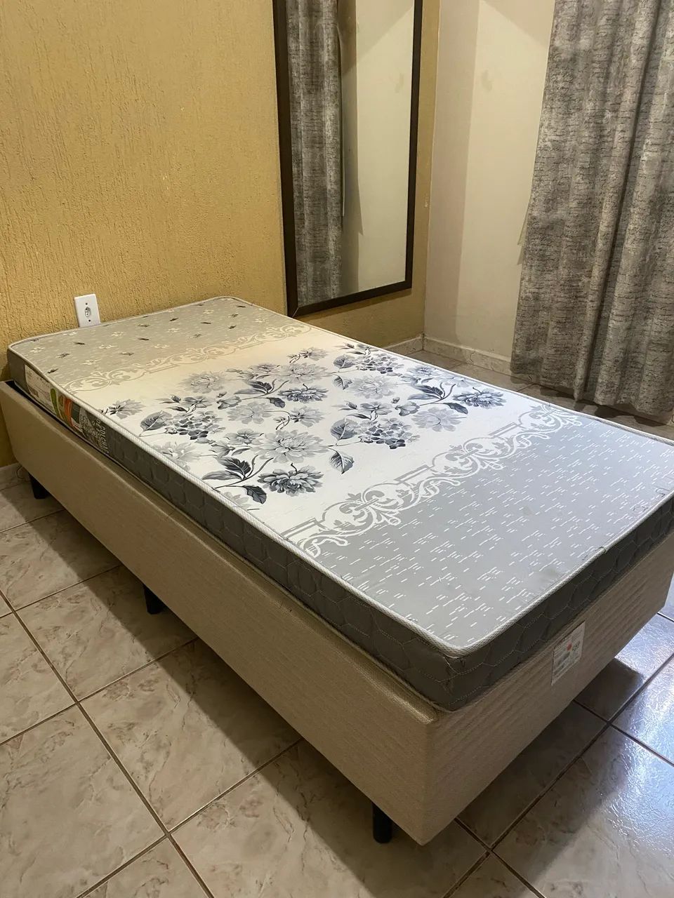 VENDO CAMA BOX DE SOLTEIRO *COM COLCHÃO* - Foto 3