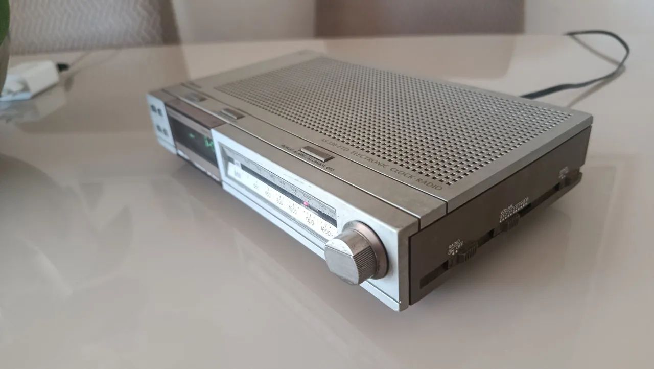 Rádio relógio antigo 1980 philips - Foto 3
