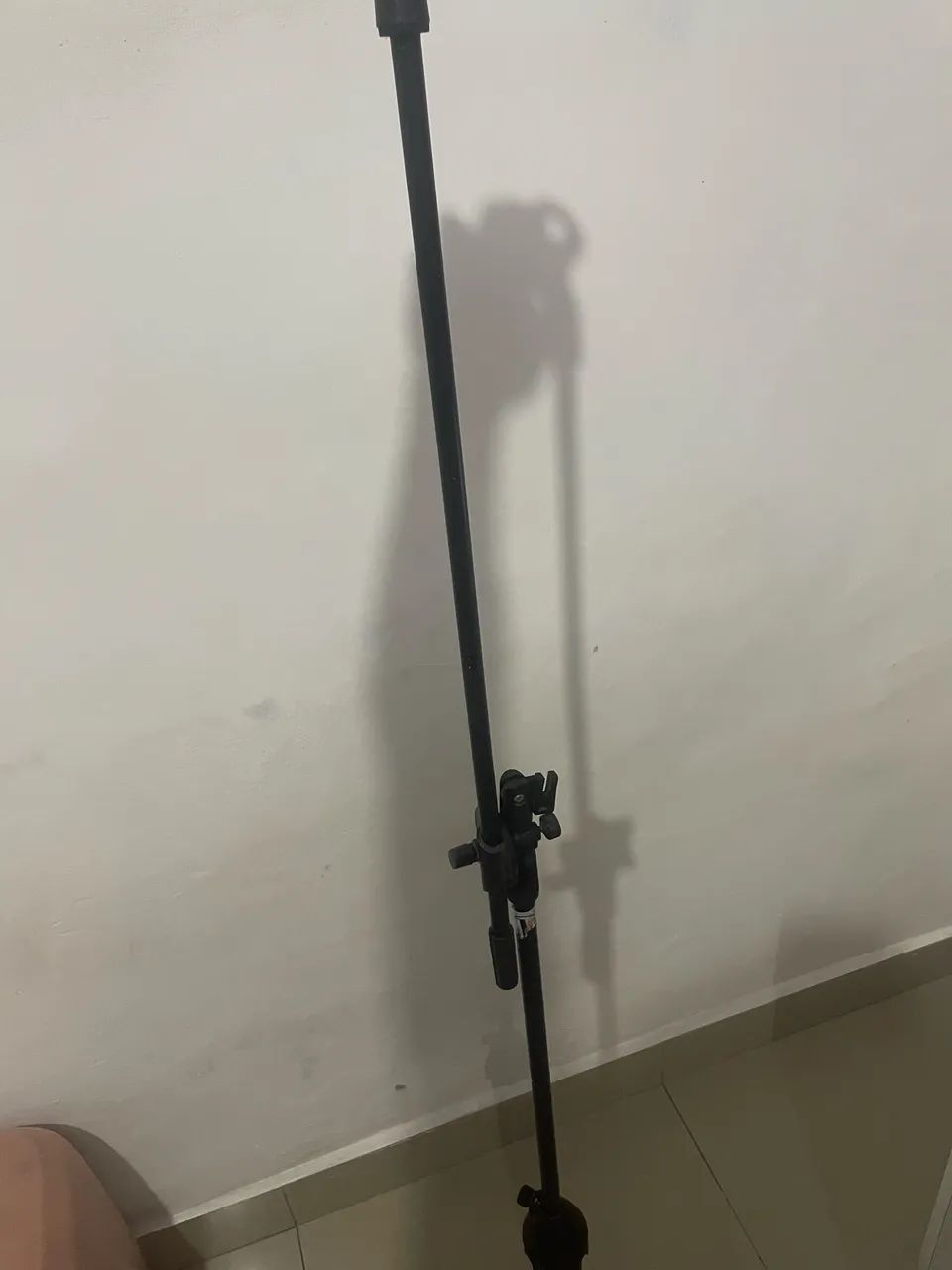 SUPORTE/TRIPÉ PARA MICROFONE