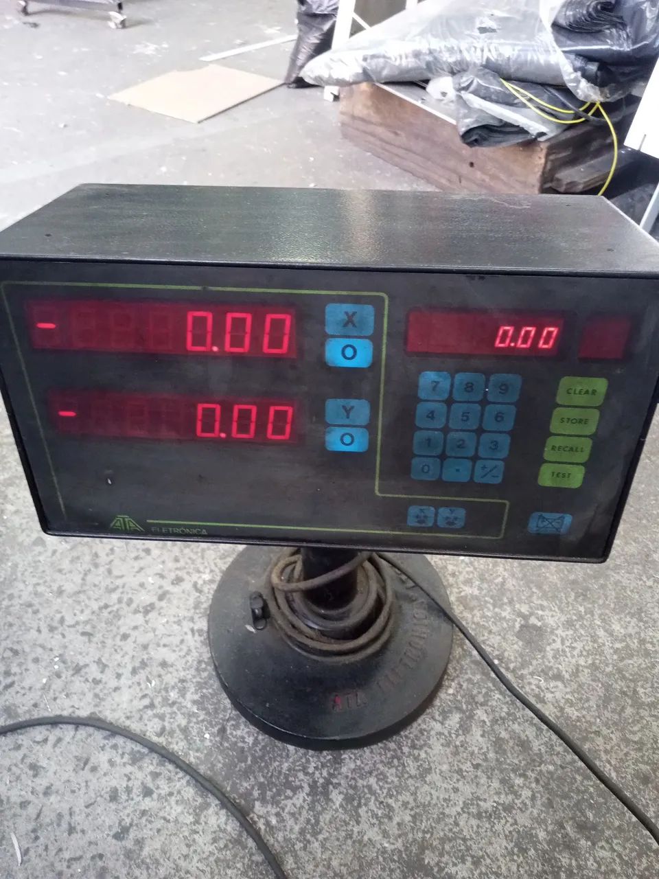 DIGITAL DE DOIS EIXOS PARA TORNO MECÂNICO.