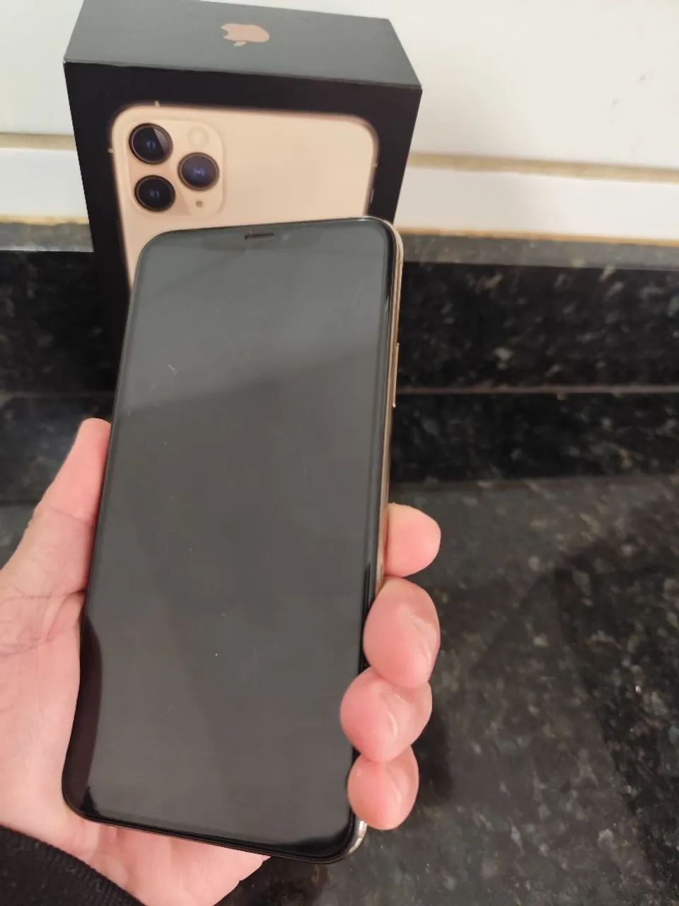 Vendo ou troco iPhone 11 PRO MAX 256GB IMPECÁVEL  - Foto 2
