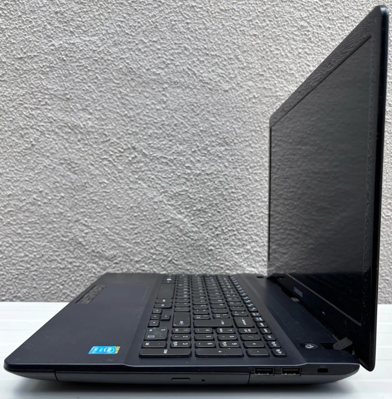 Notebook SAMSUNG NP270E5K - i3/4GB/SSD - Foto 3