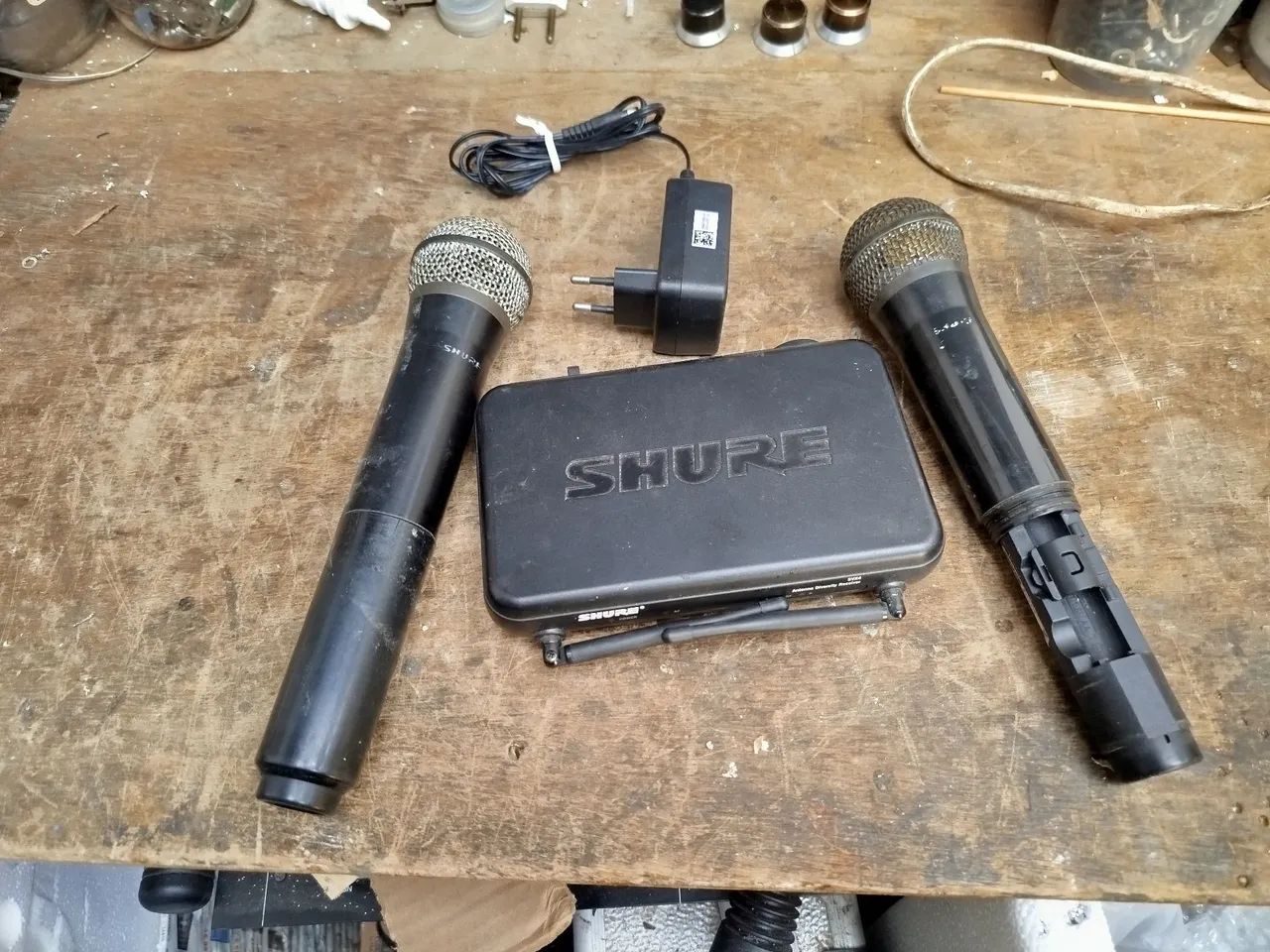 MICROFONE SEM FII SHURE SVX 4