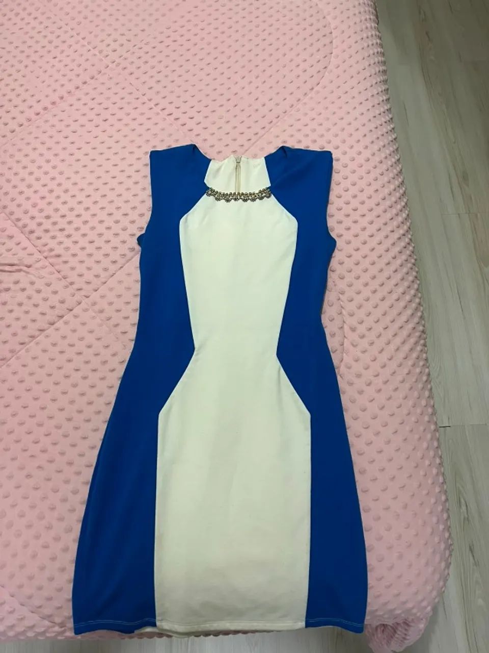 Vestido branco e azul lindo