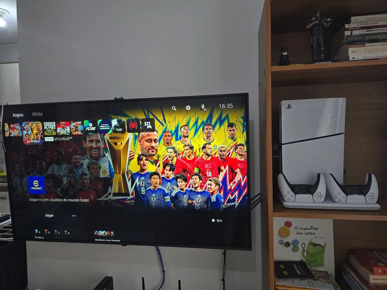 PS5 + 2 Controles + base de carregamento.  - Foto 4