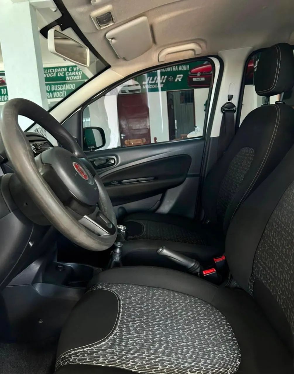 Fiat Uno Attractive 1.0 EVO Fire Flex 8V 5P 2021 - Foto 5