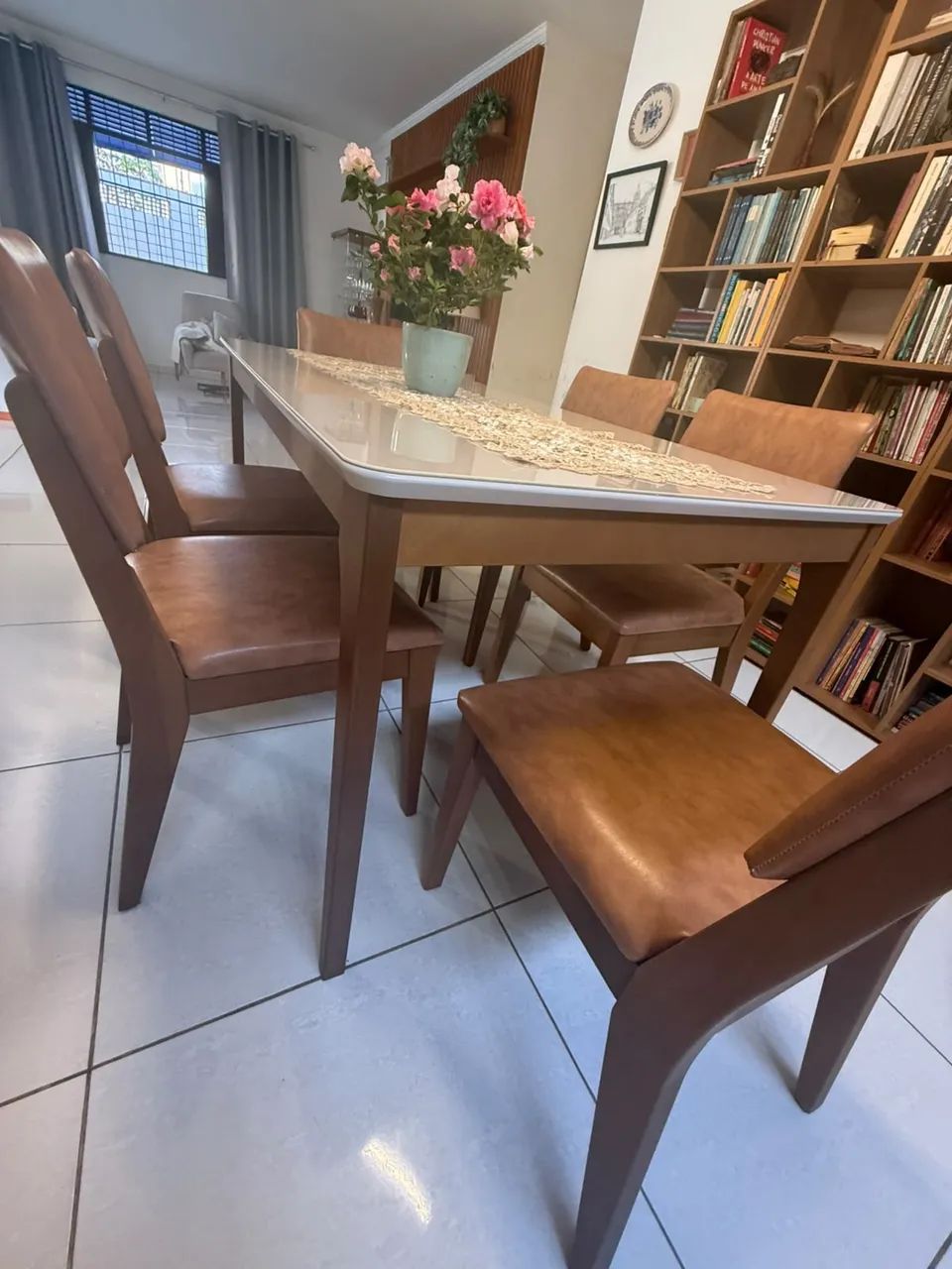 Mesa 6 Lugares Tampo de Vidro com cadeiras - Foto 3