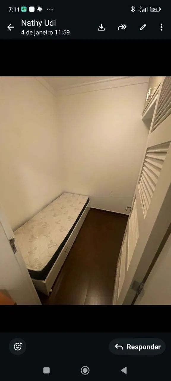 Cama com colchão solteito