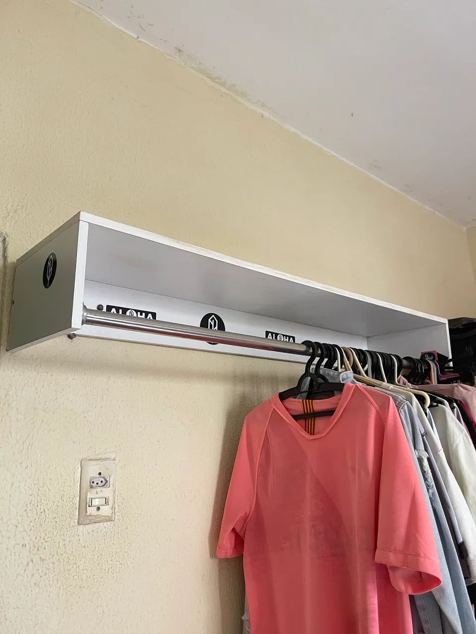 Vendo Cabideiro
