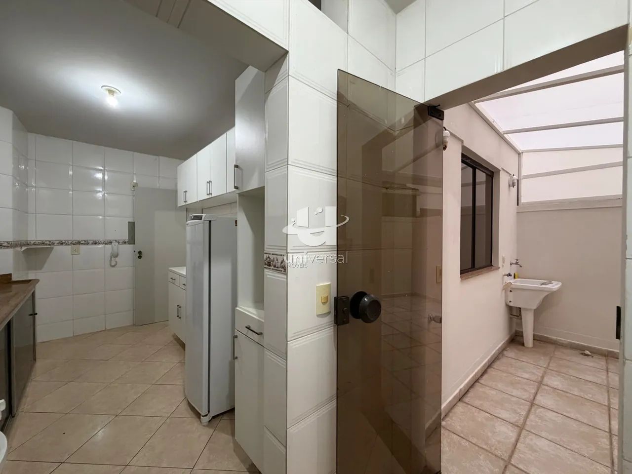 Apartamento 2 Quartos com Suíte, Sacada Espaçosa e 2 Vagas no Centro. - Foto 5
