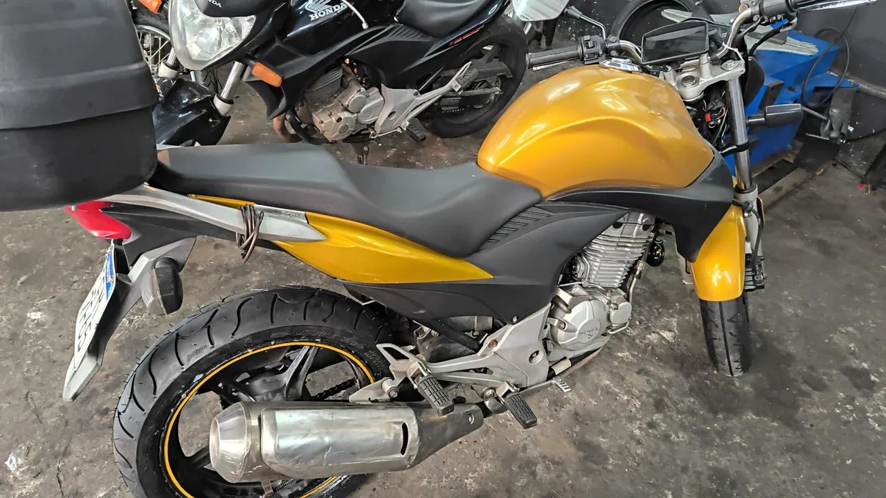 CB300 