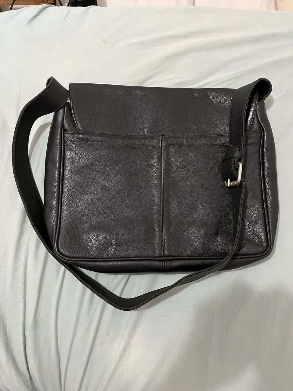 Bolsa Messenger de Couro Usada - Preta | Ótimo Estado - Foto 5