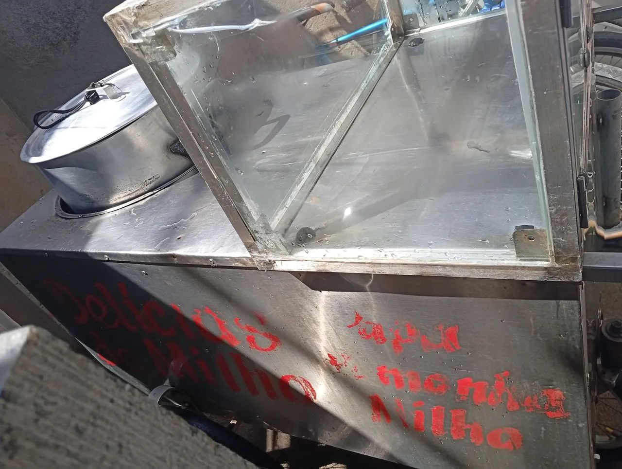 Vendo um carrinho de milho todo de inox completo  - Foto 3