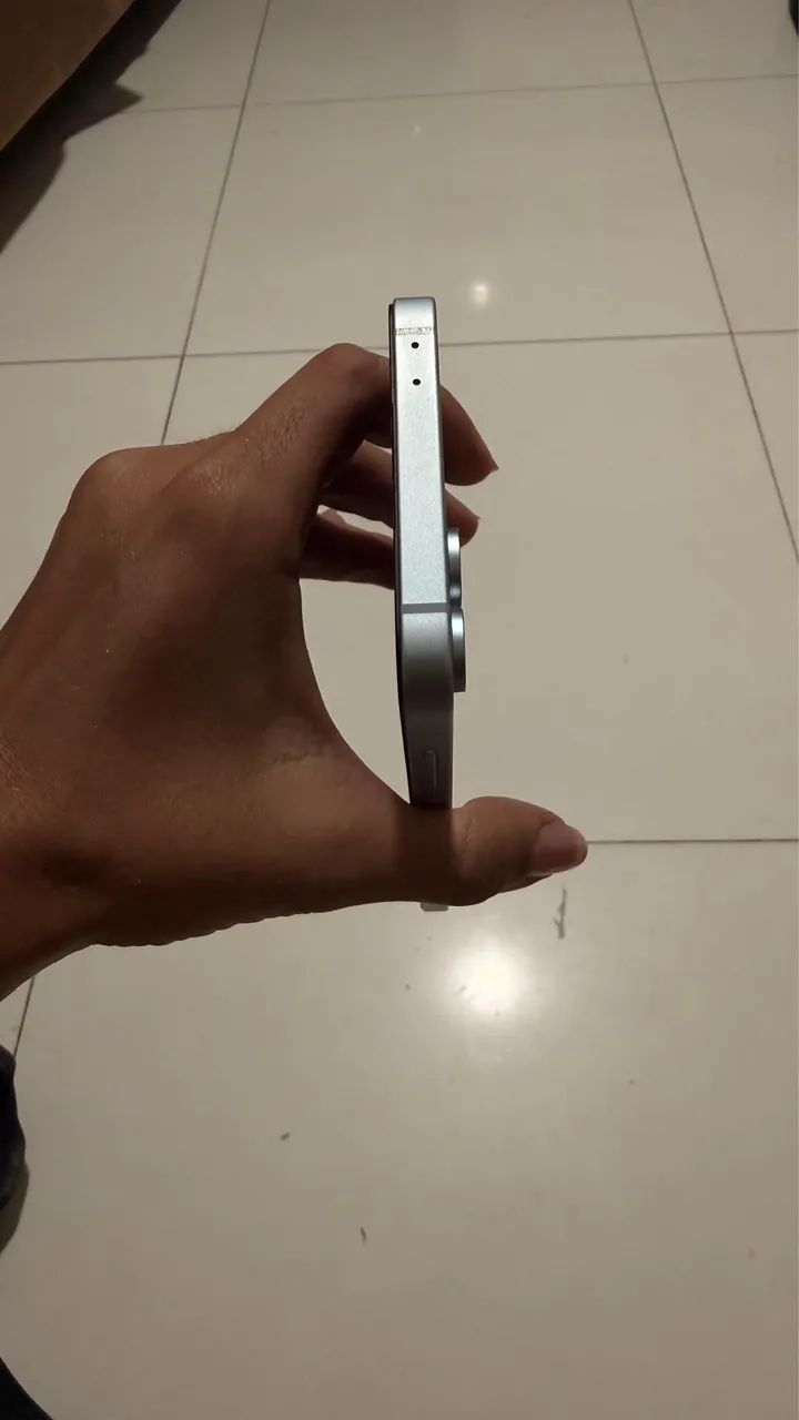 Vendo Z flip 6 muito novo - Celulares e Smartphones - Fazenda