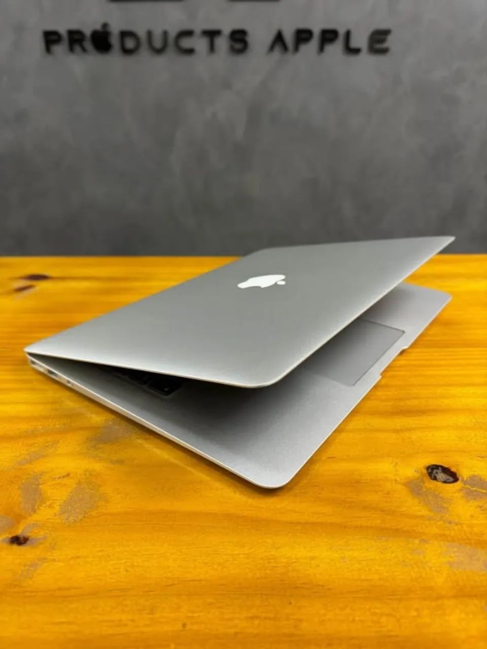 MACBOOK AIR i5 13,3 POLEGADAS 8GB RAM 128GB SEMI NOVO - Notebooks