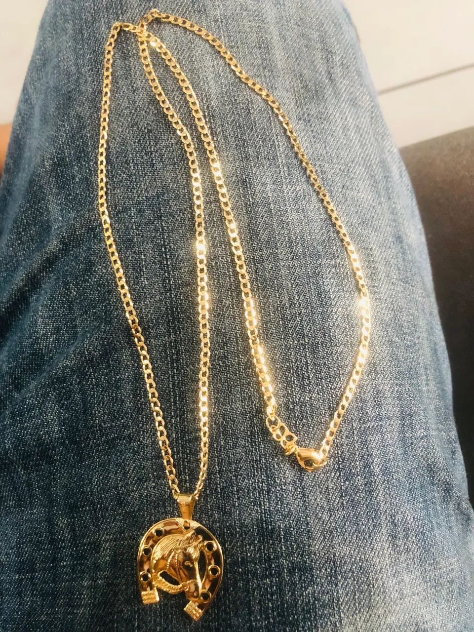 Vendo cordão Romanel