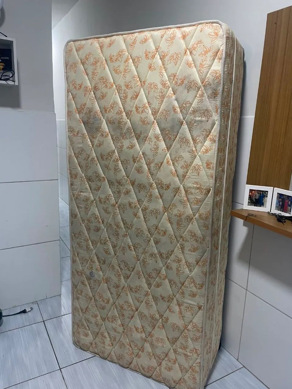 Vende-se 2 Camas Box de solteiro 