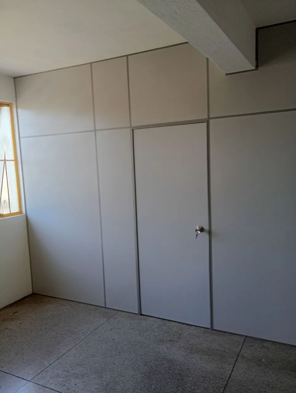 Divisória com Porta - Foto 4