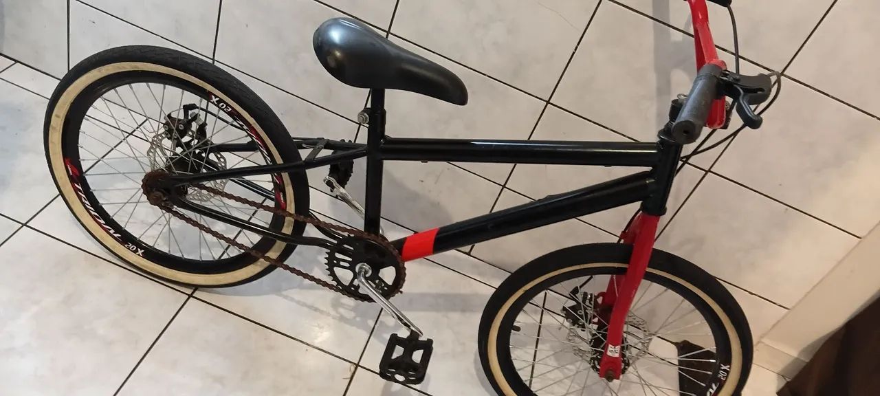 Bicicleta Aro 16 Semi nova - Foto 2