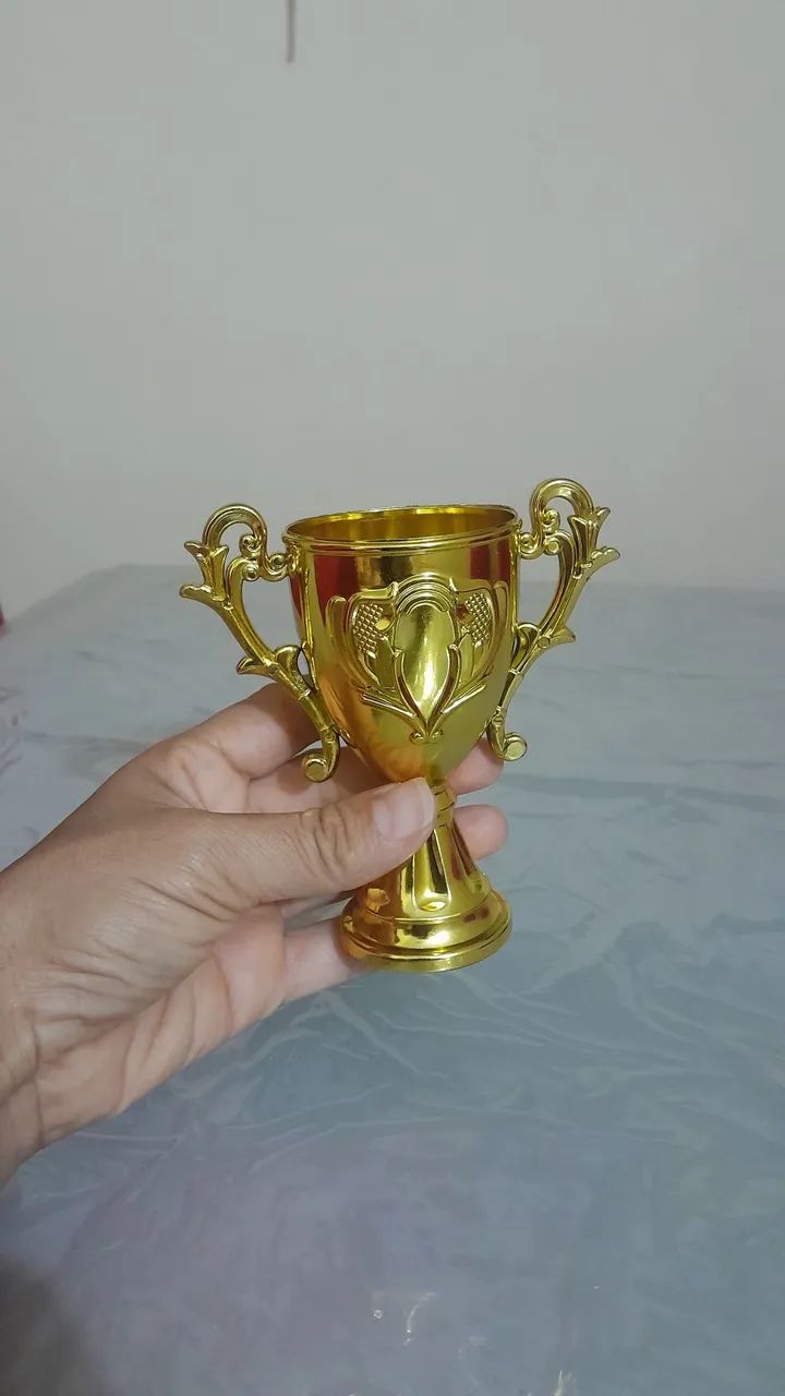 Troféu Taça  Dourada 10cm - Foto 2