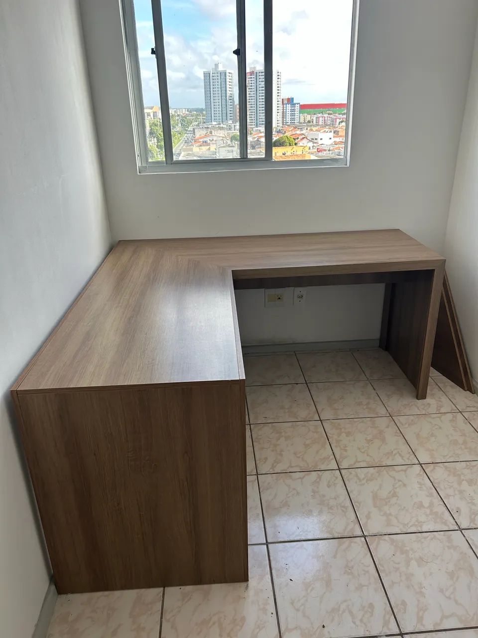 Mesa para escritório em L 