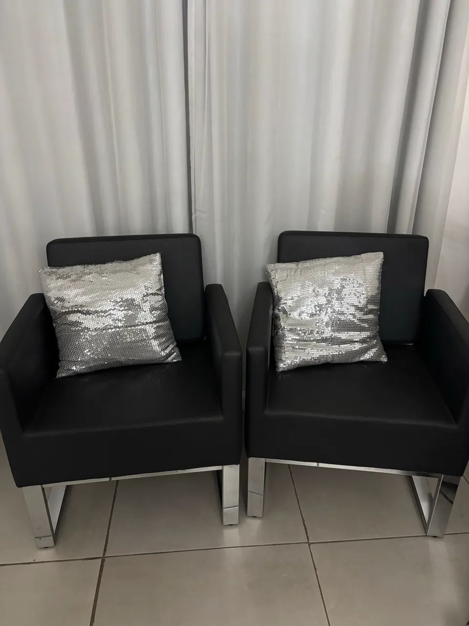 Cadeiras com pés em inox - Foto 3