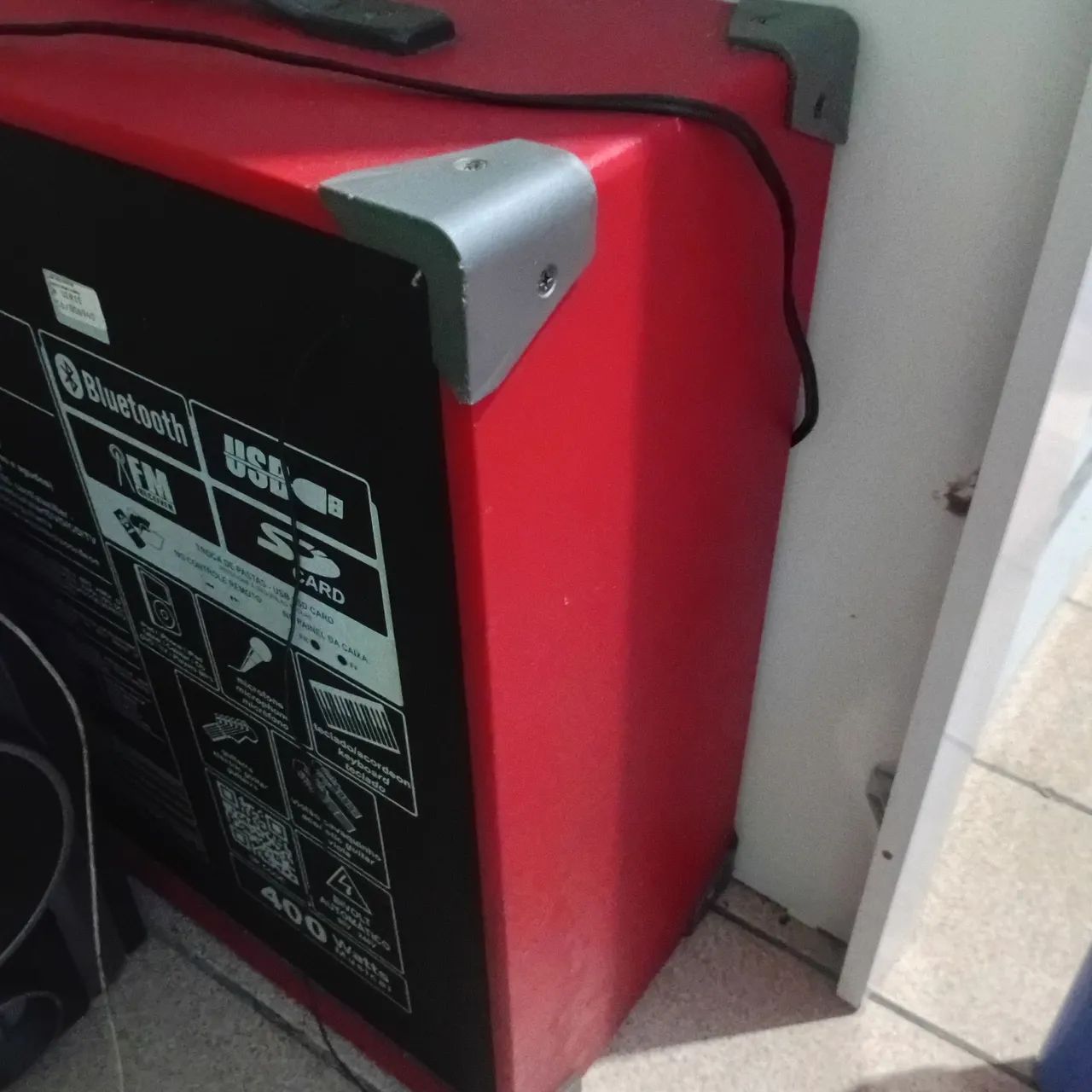 Vendo caixa amplificada funcionando normal 