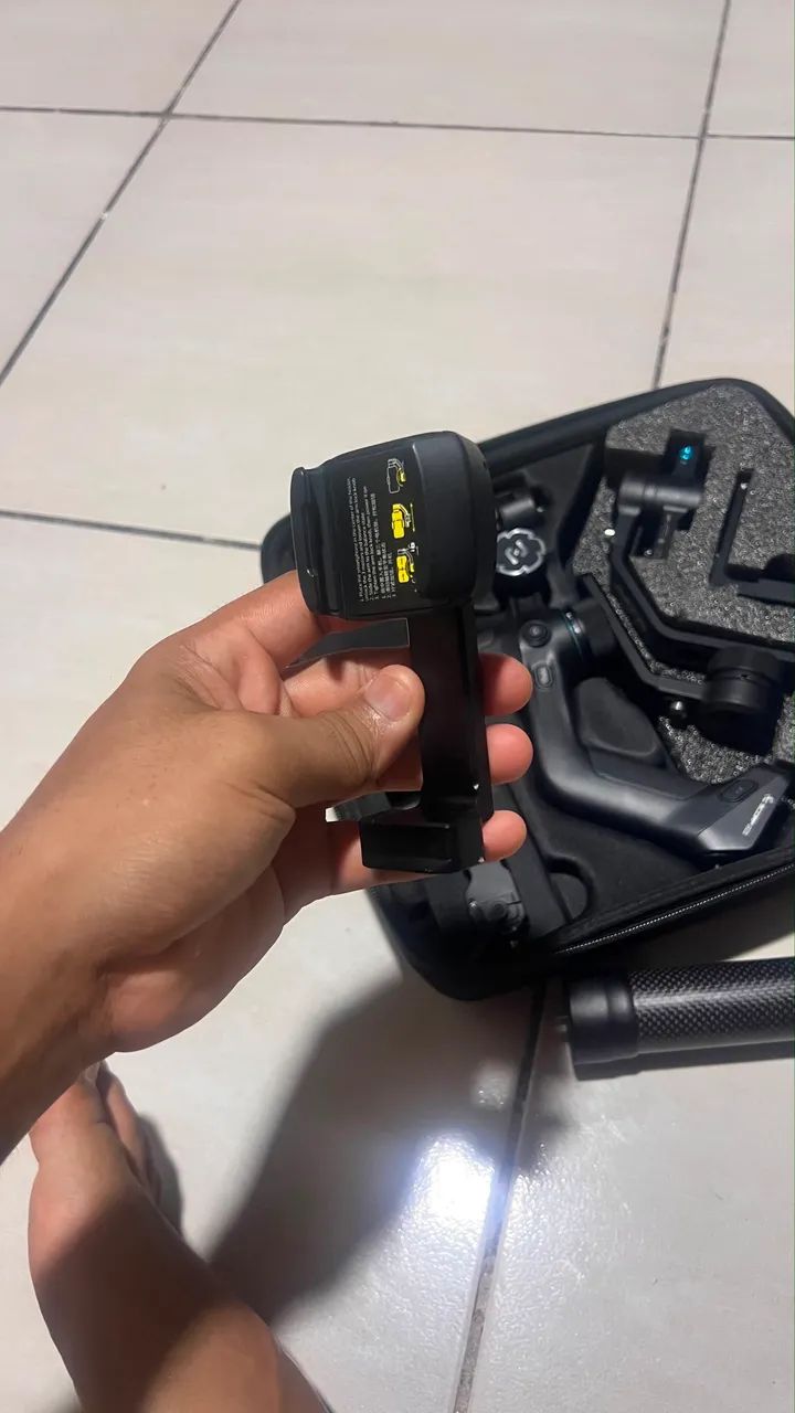 Estabilizador de câmera e celular - Foto 4