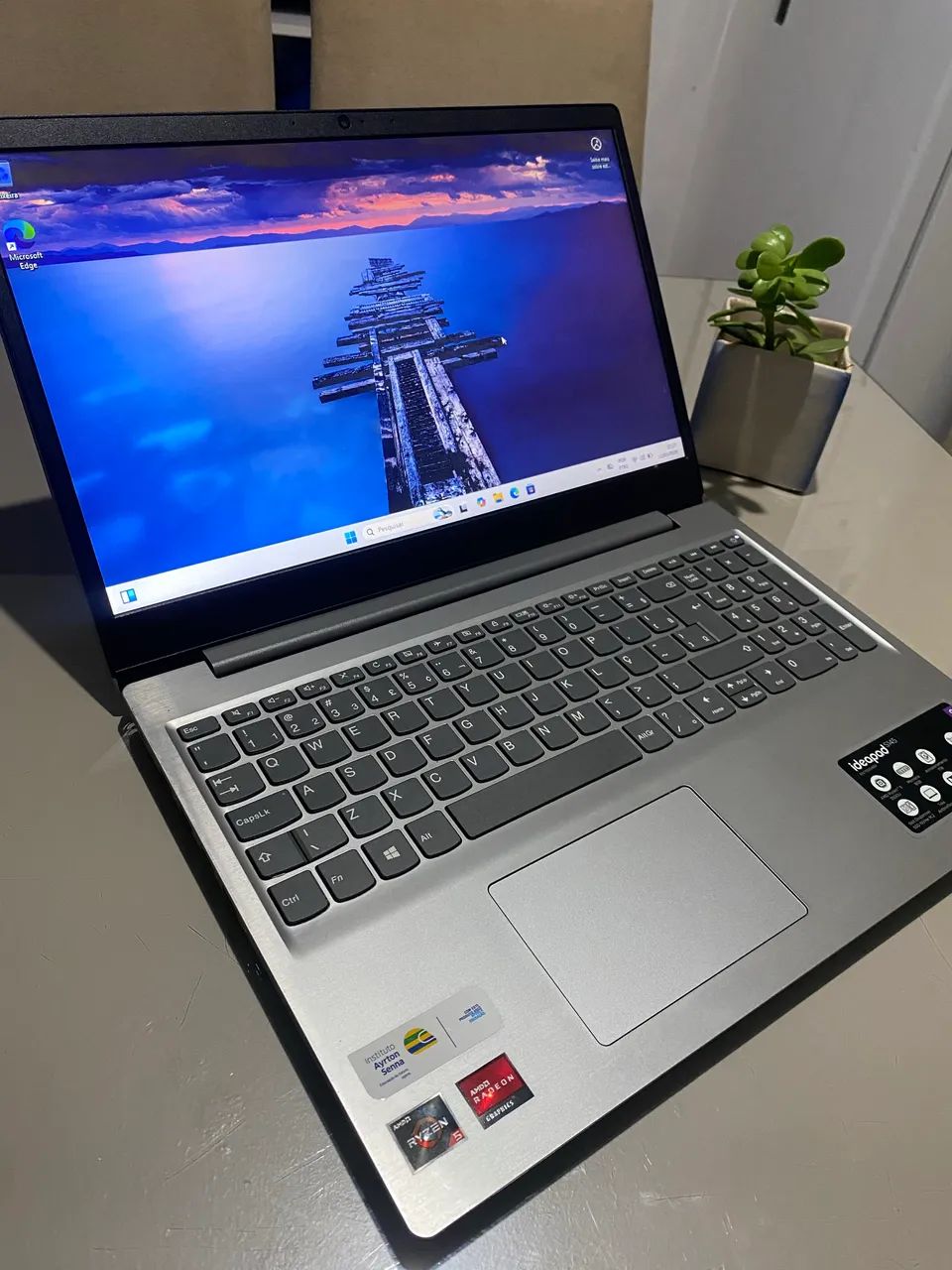 Lenovo Ryzen 5 3500U | 8GB RAM | SSD 256GB | Radeon Vega 8 2GB