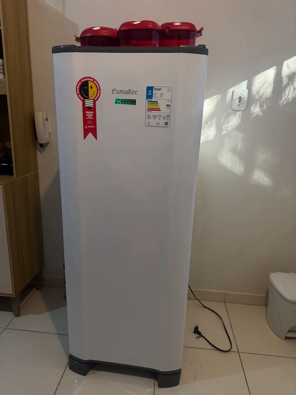 GELADEIRA COM DEFEITO - ESMALTEC 245L CONSERTO ou RETIRADA DE PEÇAS