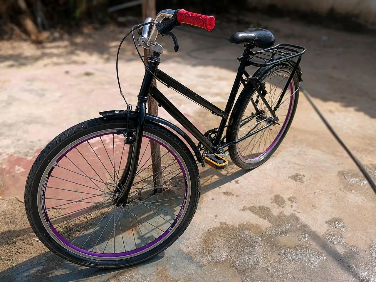 Vendo Bicicleta Aro 26 Em bom estado e pronta para uso! - Foto 2