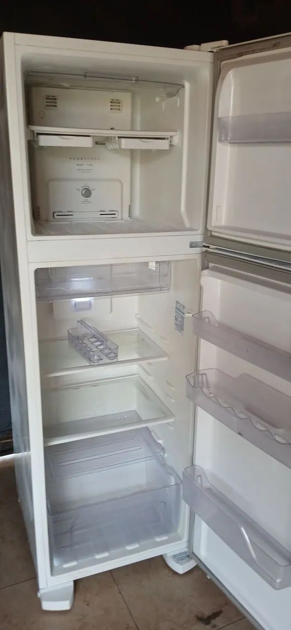 Geladeira Electrolux Frost freer pra vender rapido - Foto 3