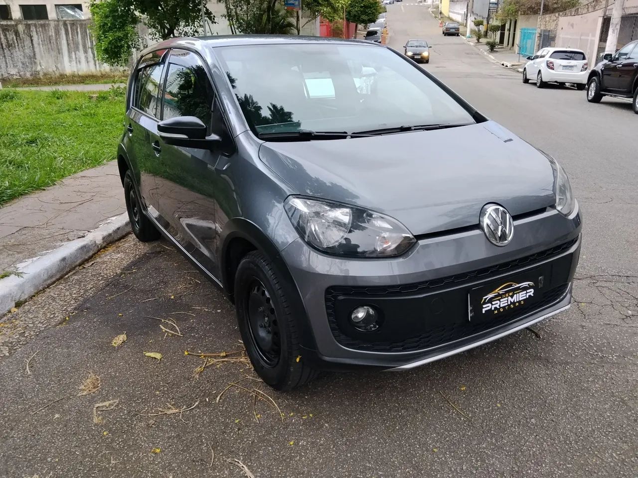 Volkswagen up! track 1.0 Total Flex 12V 5p, foto 4 de 13