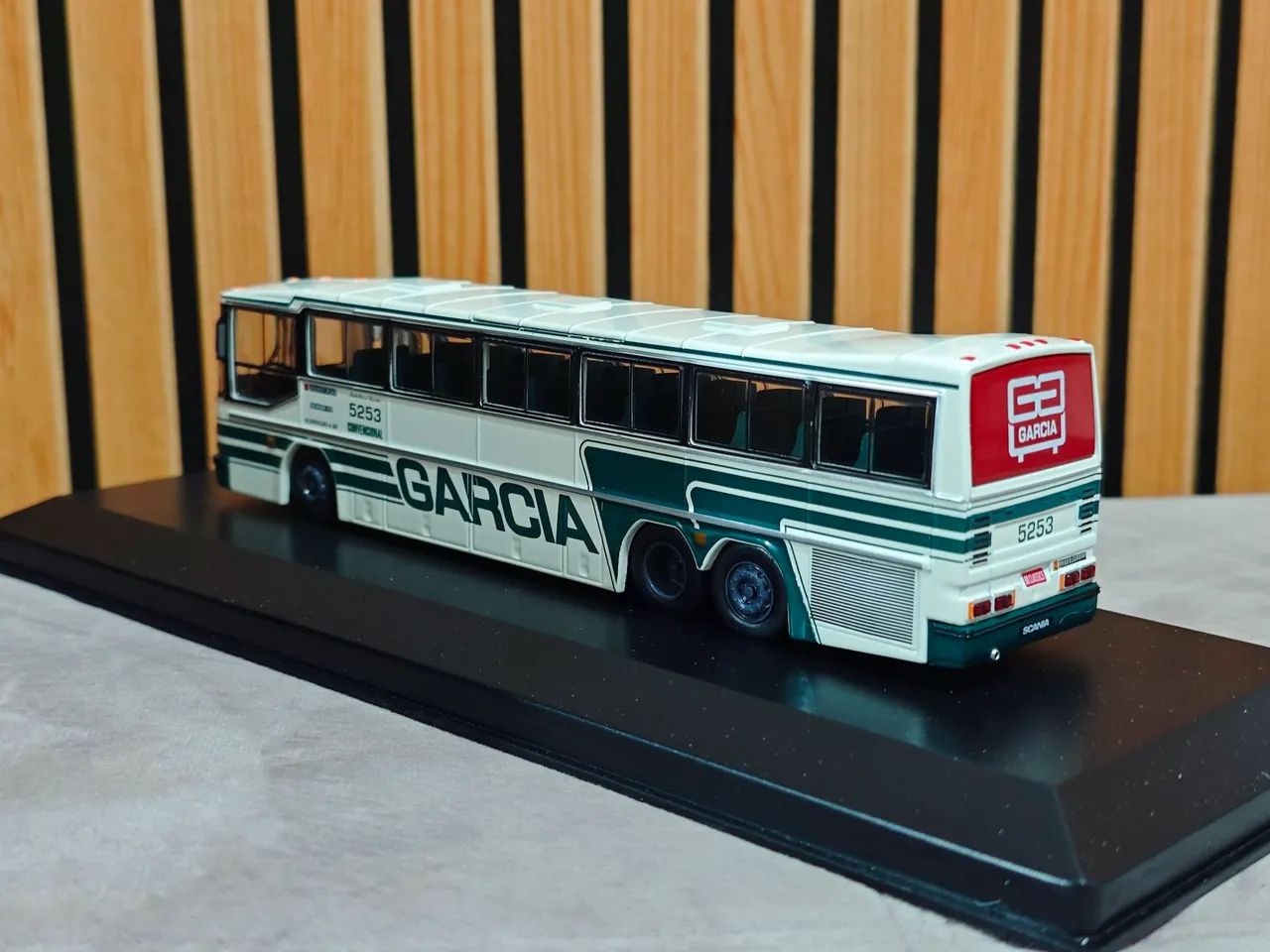 Miniatura de Ônibus - Viação Garcia  - Foto 3
