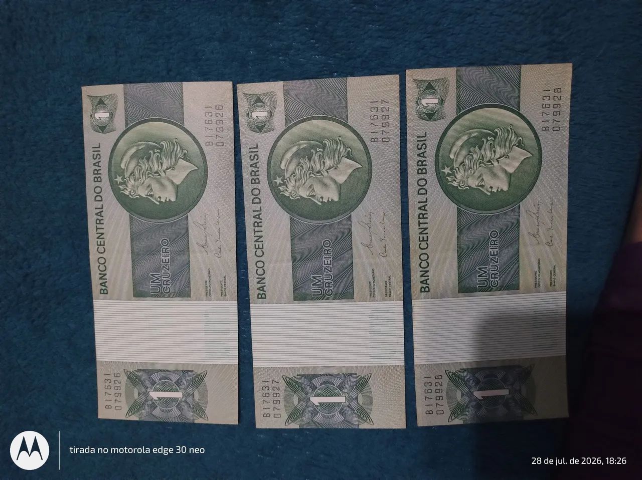 3 cédulas sequência de números 1 cruzeiro 