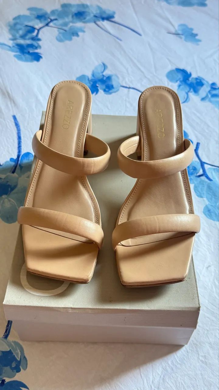 Sandália Nude Arezzo - Foto 2