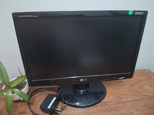 Monitor LG 19" W1943c - Ótimo estado