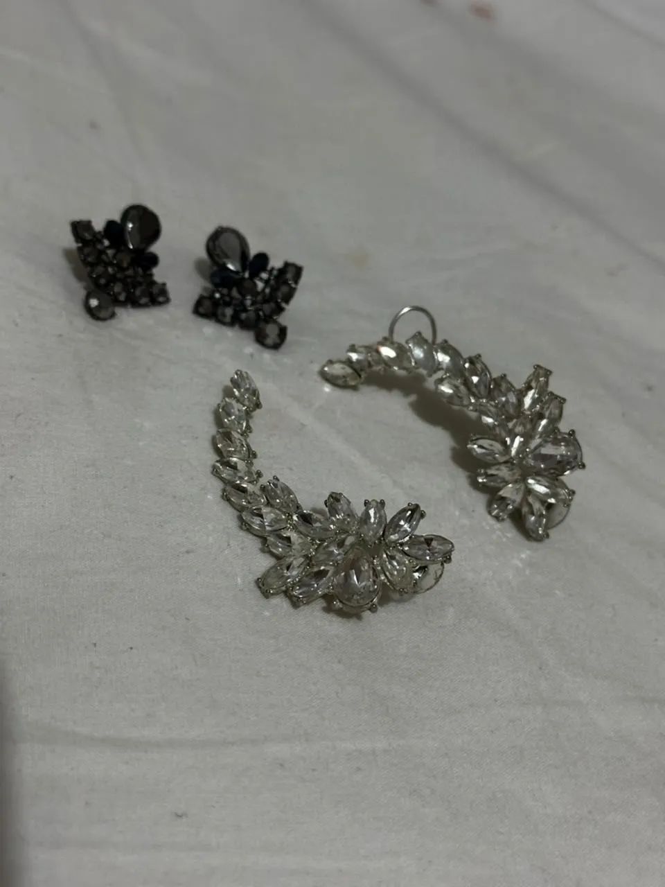 2 Pares de Brincos 